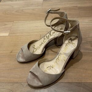Sam Edelman tan leather block heeled sandals in size 6.5